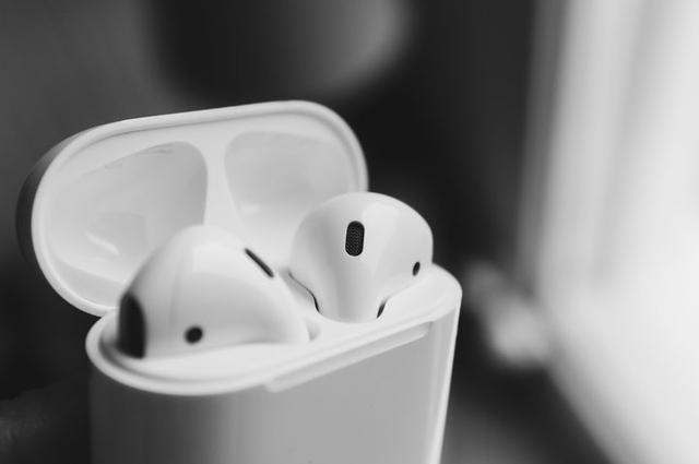 AirPods 固件大升級，媽媽再也不用擔心我弄丟耳機（airpods固件問題）